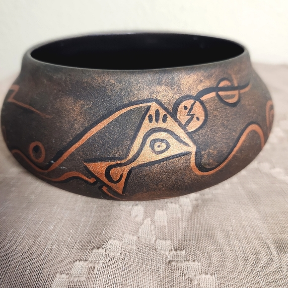 Primative Design Art Pottery Bowl